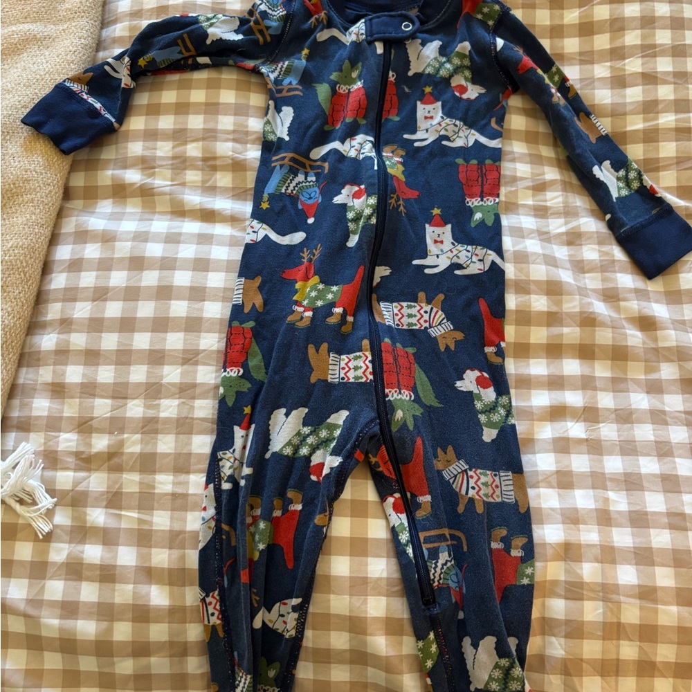 Hanna Andersson Christmas dogs Jammie’s